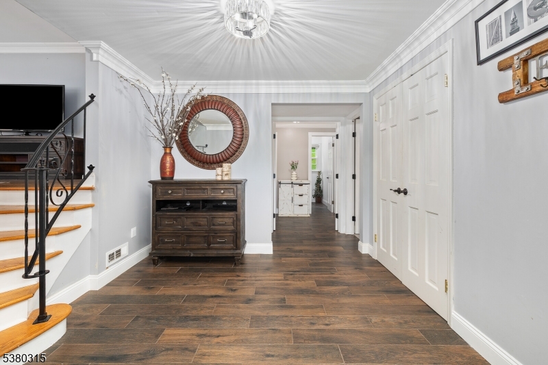 36 Sherbrook Dr
