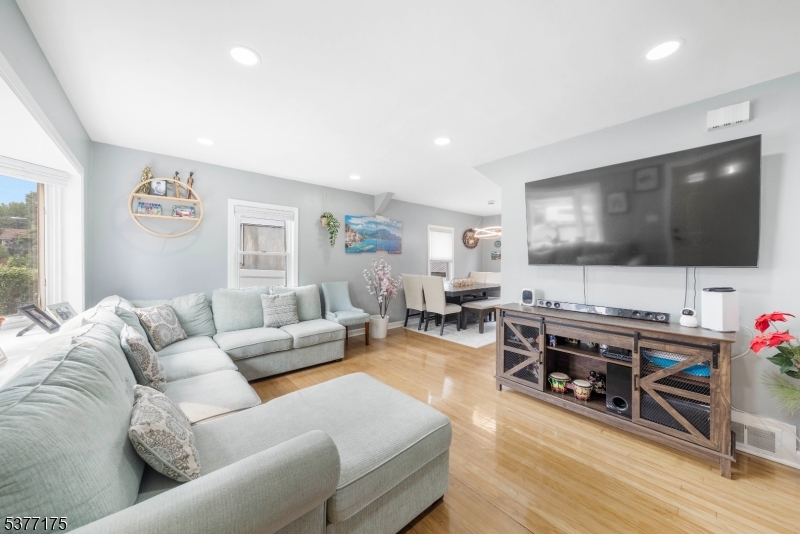 19 Pine St