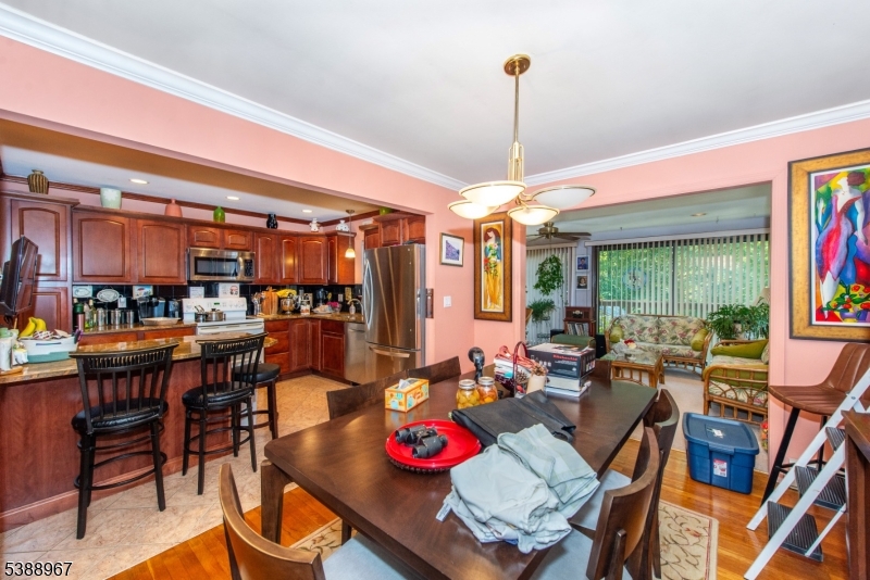 72 Castlewood Trl