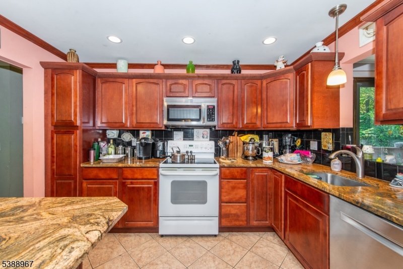 72 Castlewood Trl