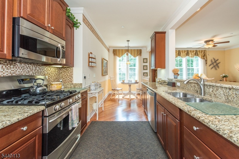 2110 Pierce Ln