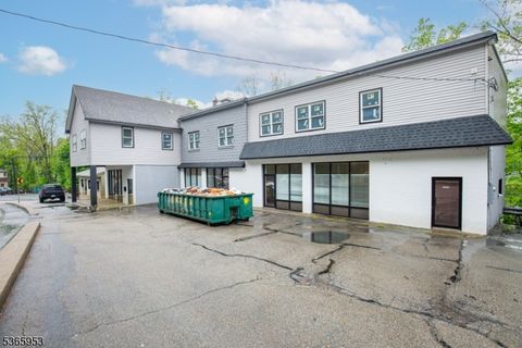 15 Hamburg Tpke Bloomingdale Boro NJ 07403