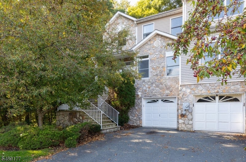 389 Summerhill Dr
