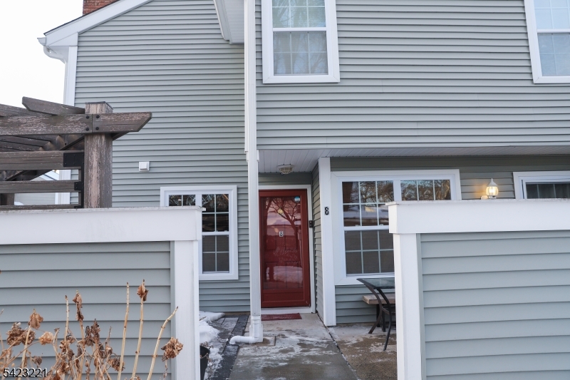 332 Greenbriar-Unit 8 8