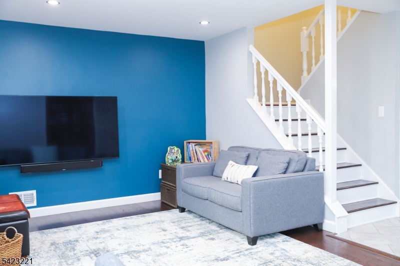 332 Greenbriar-Unit 8 8