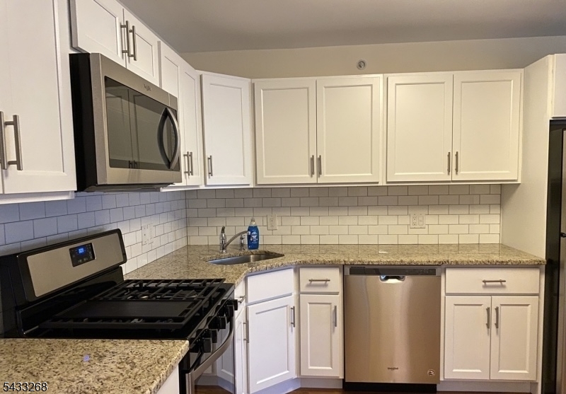 290 3Rd St D2