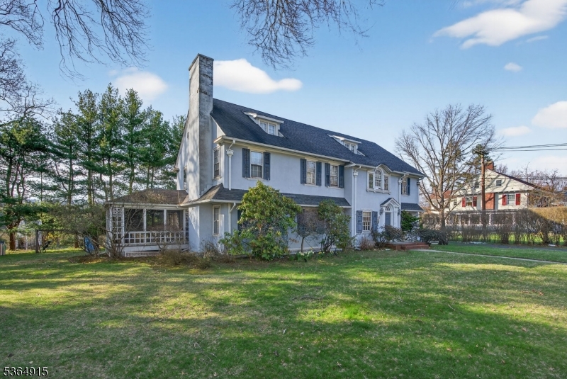 2 Halsey Pl