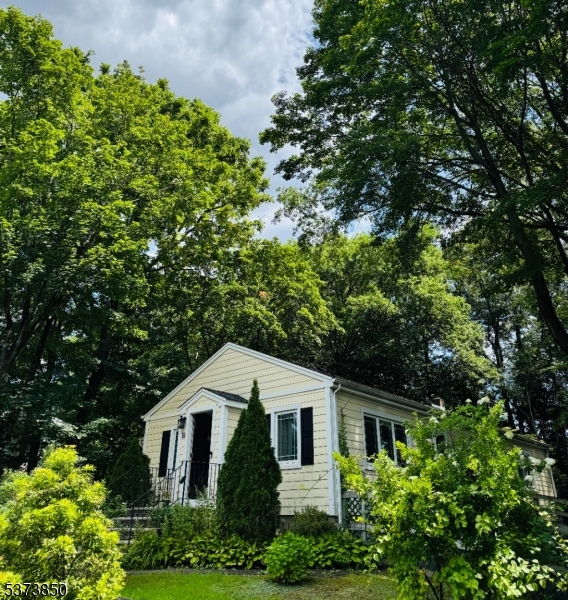 18 Frazer Rd