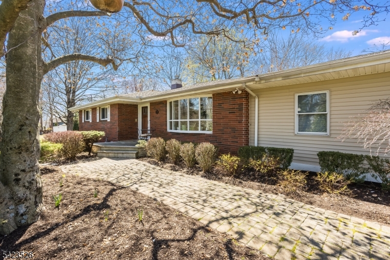 1334 Sussex Tpke
