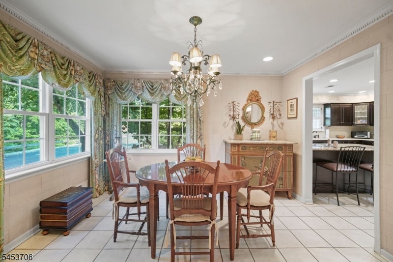 21 Berkeley Square Condo 21