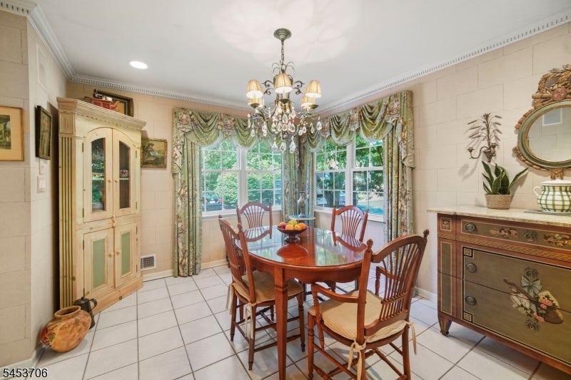21 Berkeley Square Condo 21
