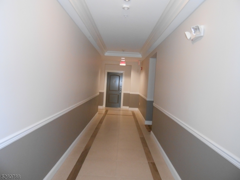 1988-1998 Morris Avenue 209