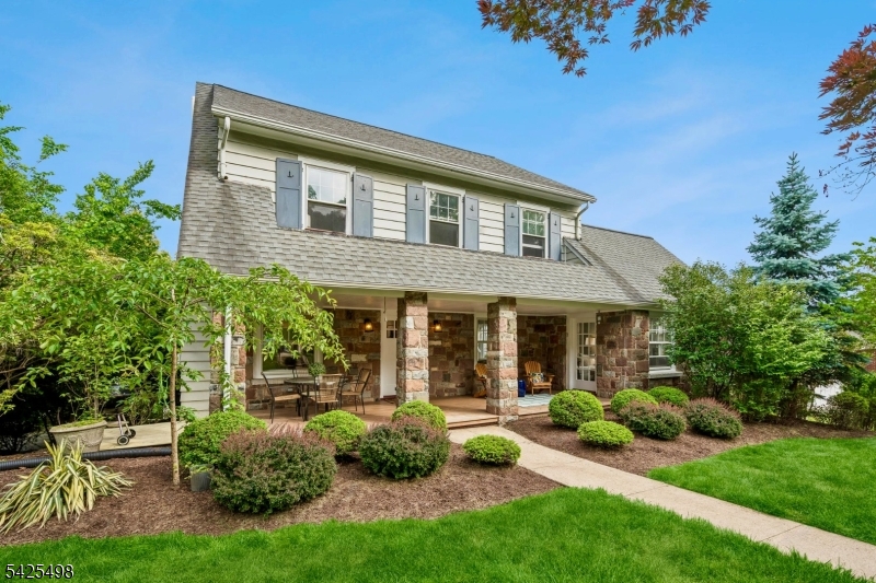 24 Mayhew Dr