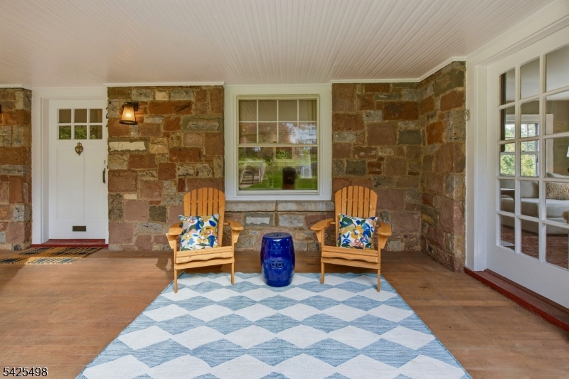 24 Mayhew Dr