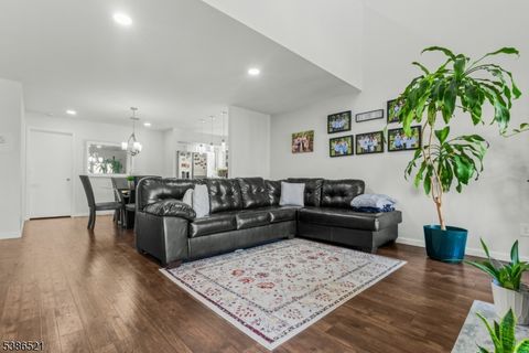 416 River Renaissance East Rutherford Boro NJ 07073