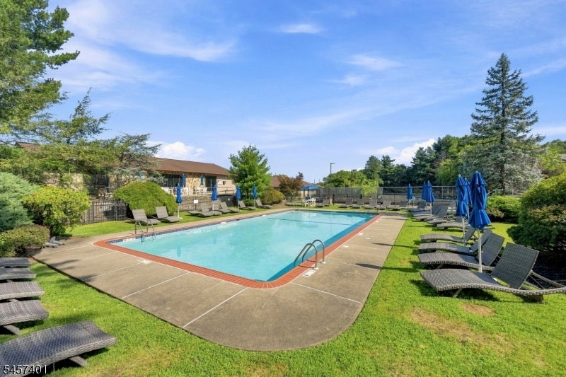 5 Wedgewood Drive