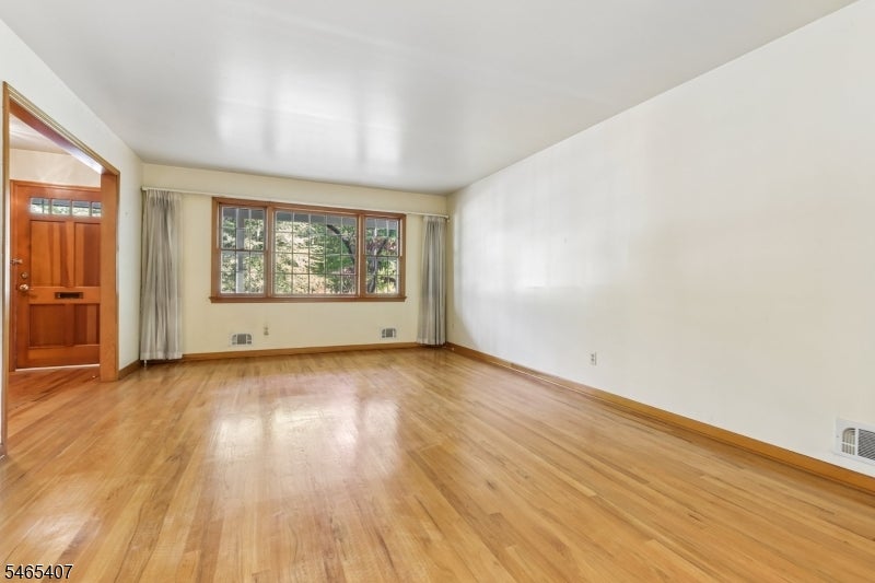 25 Wardle Ave