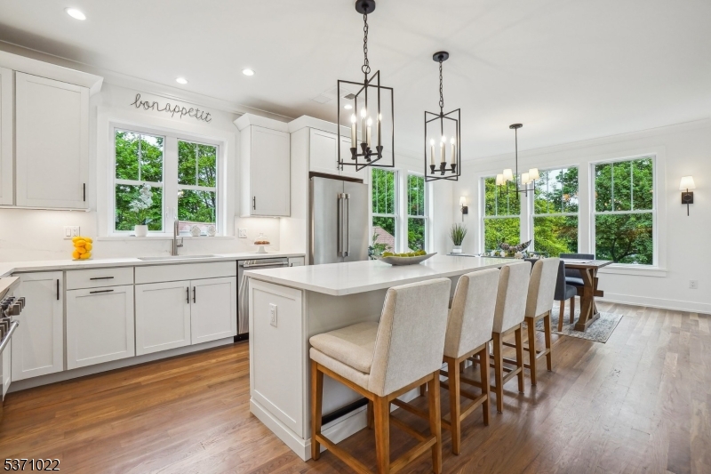 90 Ashwood Ave