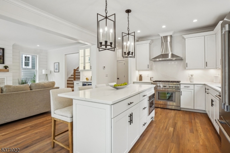 90 Ashwood Ave