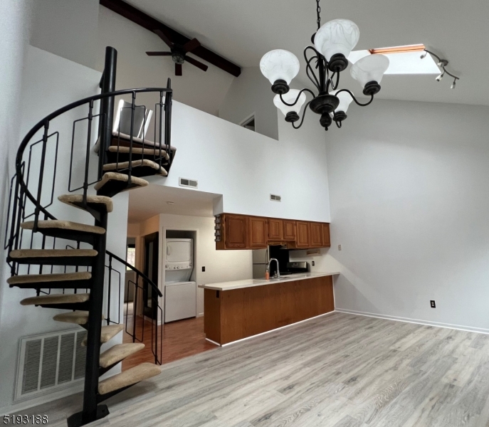 20 Augusta Dr 8