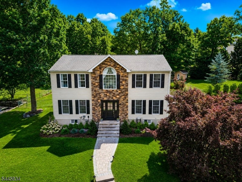8 Cross Oak Ln