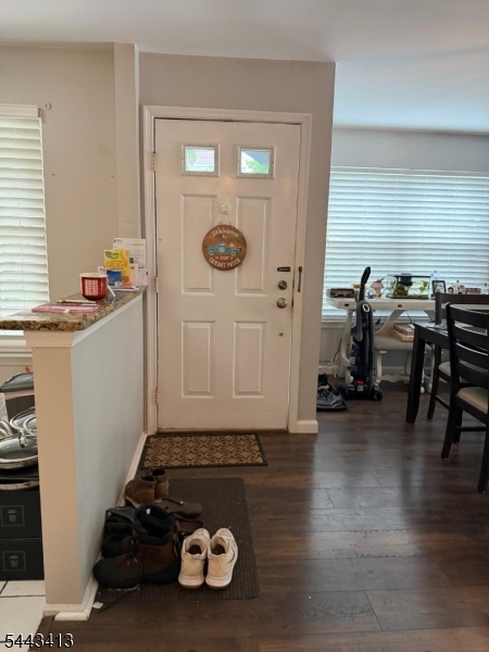 2209 Vroom Dr