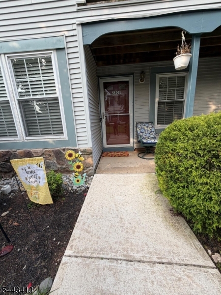 2209 Vroom Dr