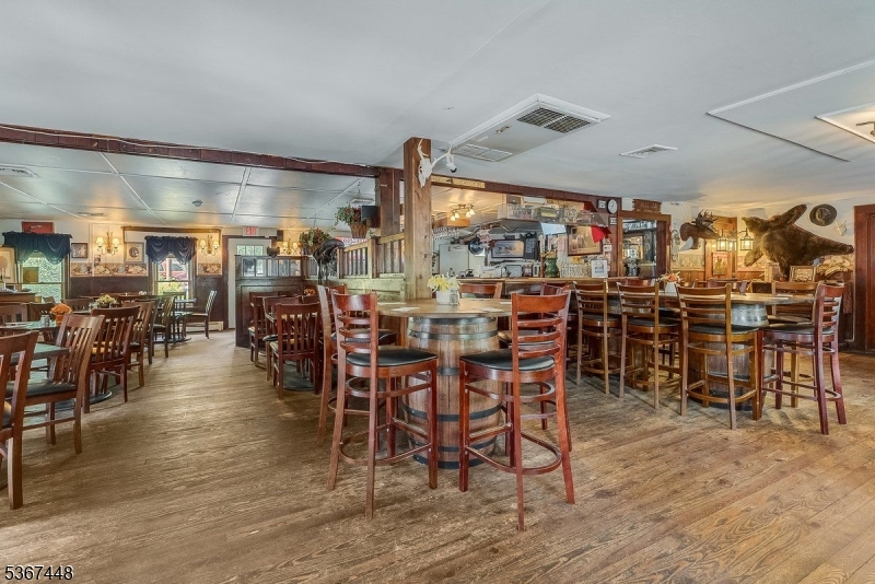 712 Woodport Rd