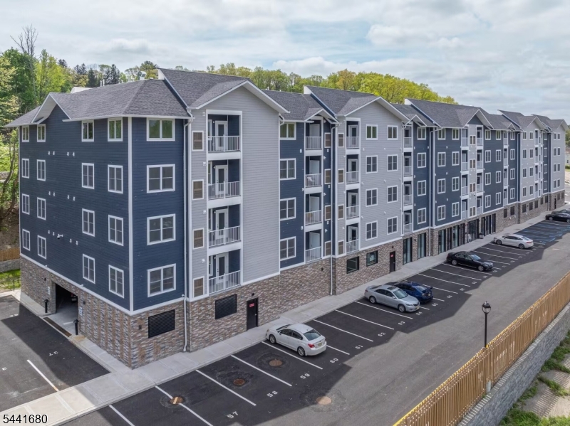 2 Flanders Rd 306 306