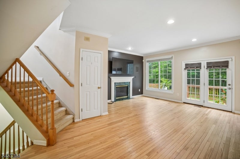 147 Arrowgate Dr