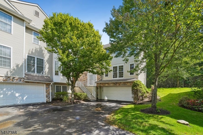147 Arrowgate Dr