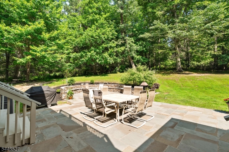 12 Mountain View Ct
