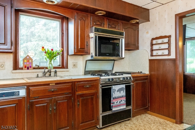 66 Coeyman Ave