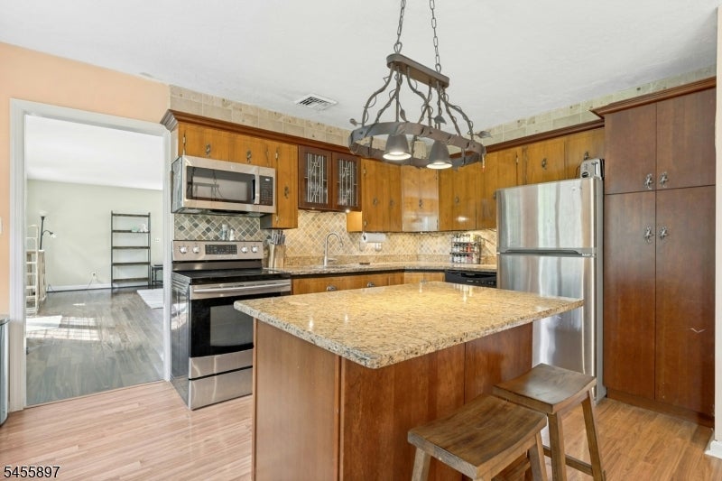 751 Peters Ln