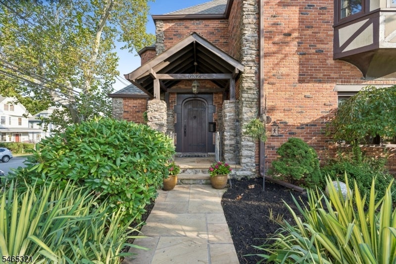 632 Belgrove Dr