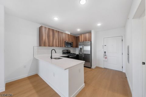 Photo of 768 Bergen St #5D, Newark, NJ 07108 (MLS # 3995139)