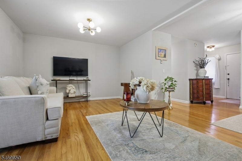 4 Fairview Pl 3