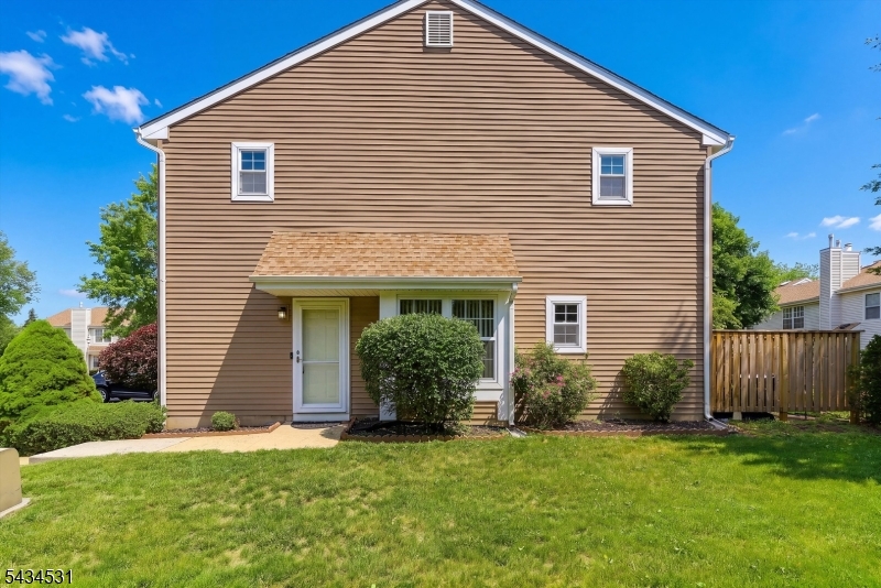 39 Canterbury Cir