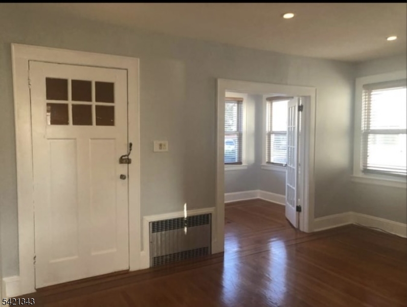 2036 Gless Ave 1