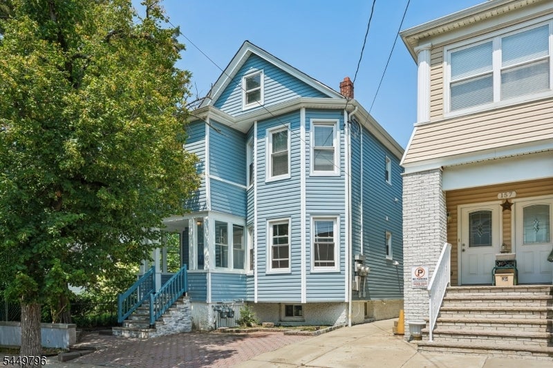 155 Hayward Pl