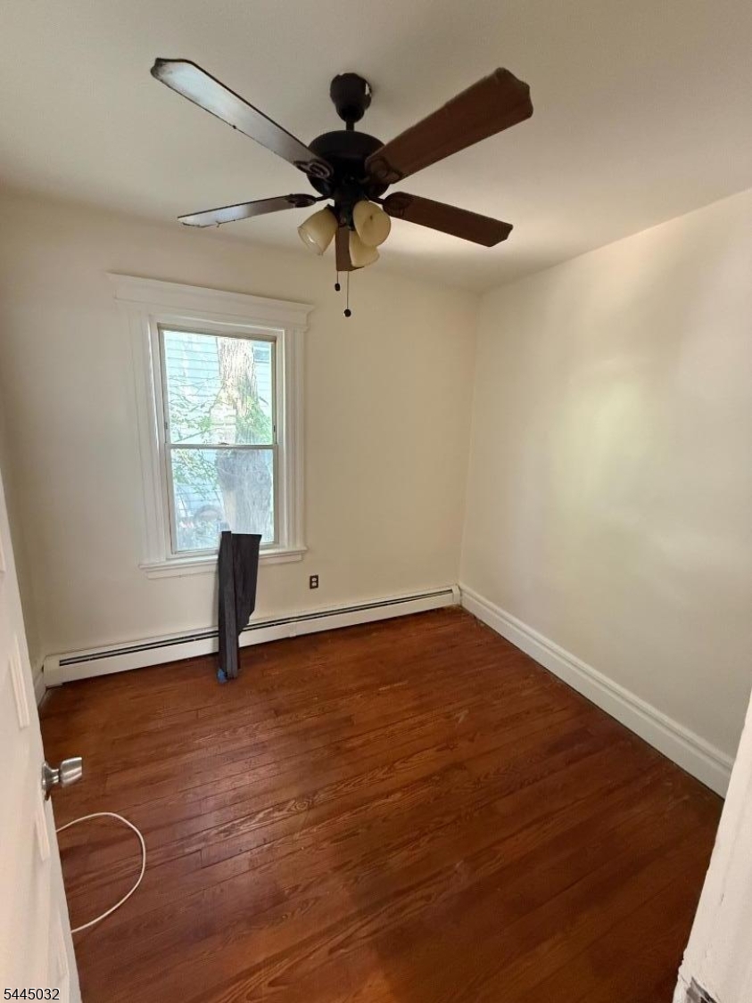 38 W Avon Ave