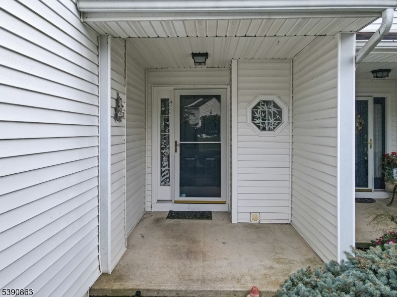 533 W Valley View Ave