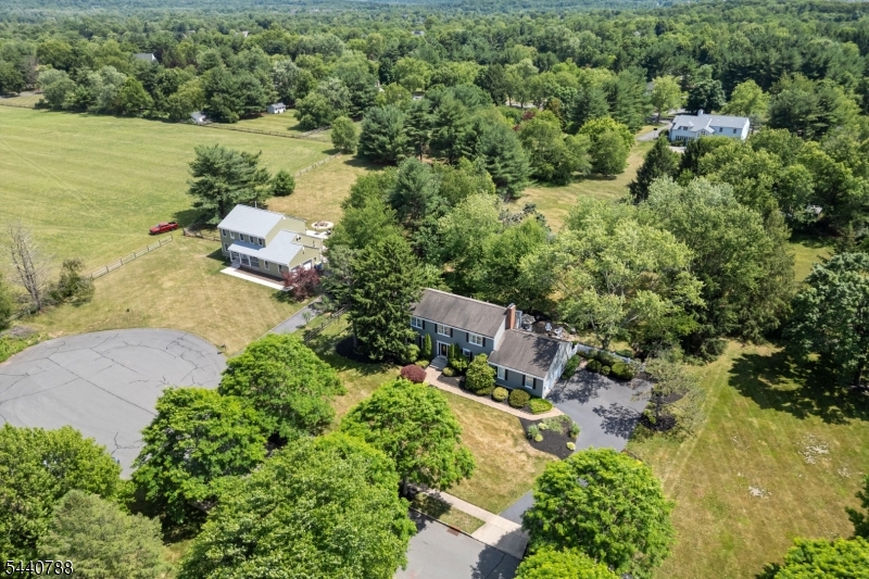 15 Williamsburg Ct