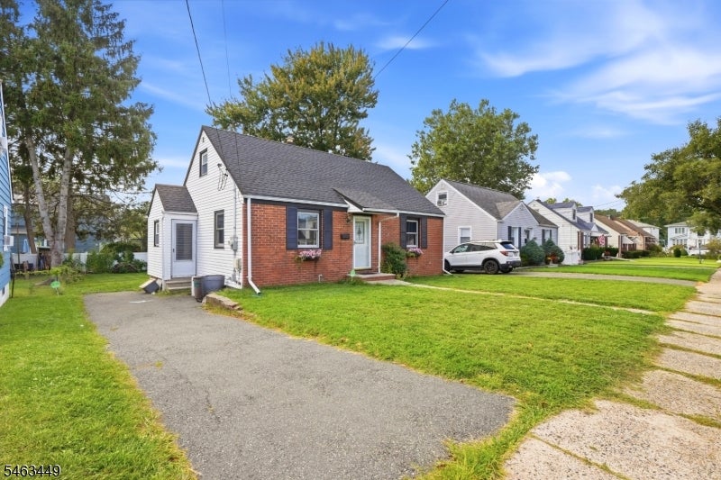 211 Martin Ave