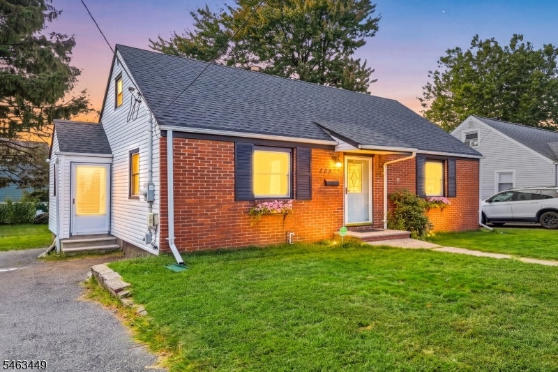 211 Martin Ave