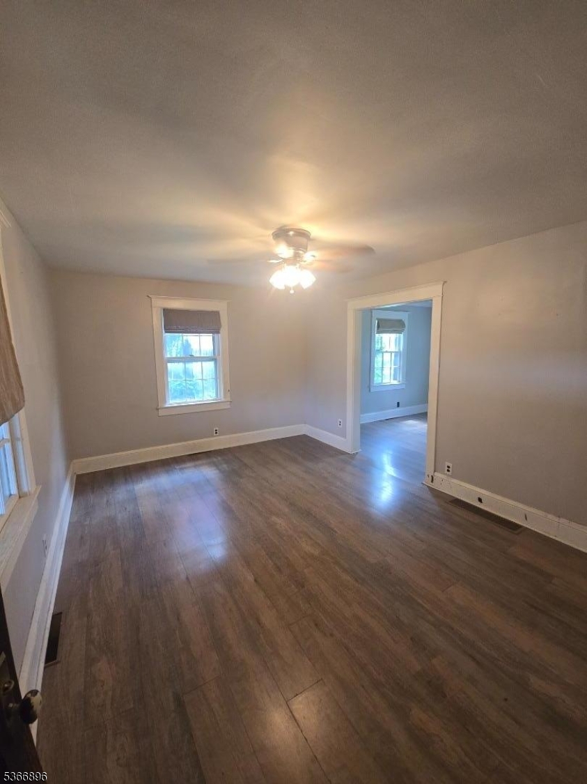 323 Irwin St. 1L 1L