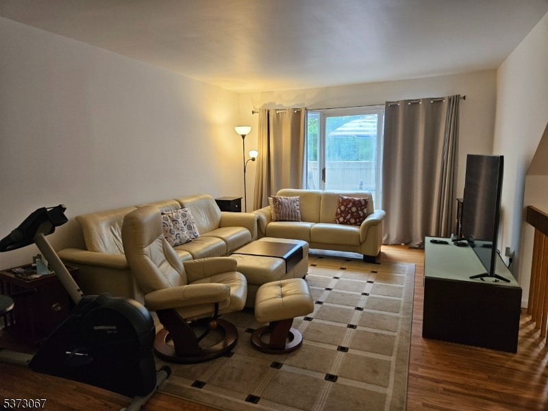 19 Newcastle Ct
