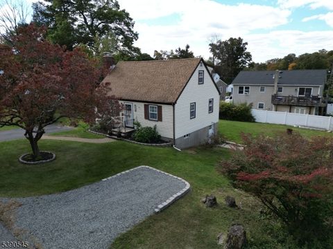 Photo of 131 S Maryland Ave, Jefferson, NJ 07849 (MLS # 3994571)