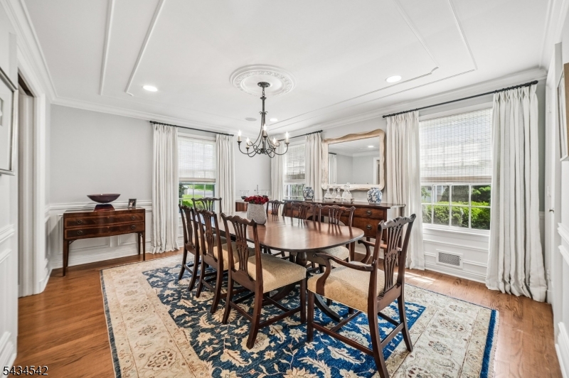 11 Cayuga Way