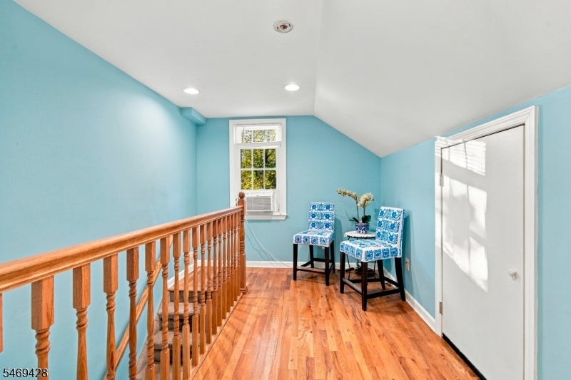 17 Ballantine St